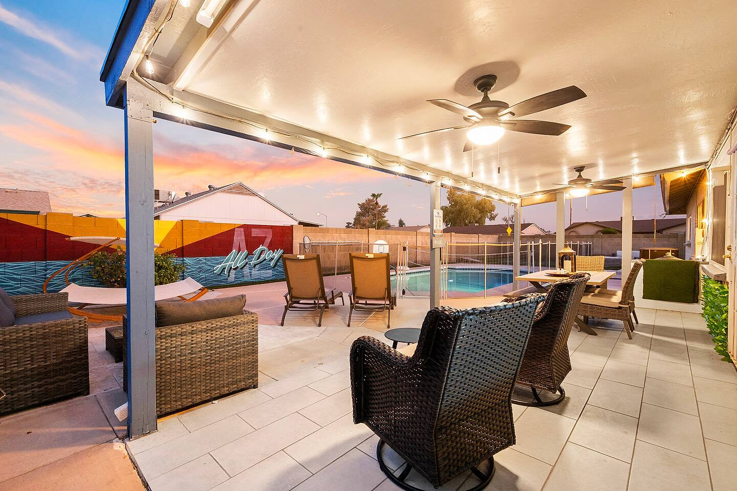 Dahlia Del Sol — exterior view